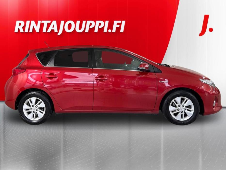 TOYOTA Auris 2014