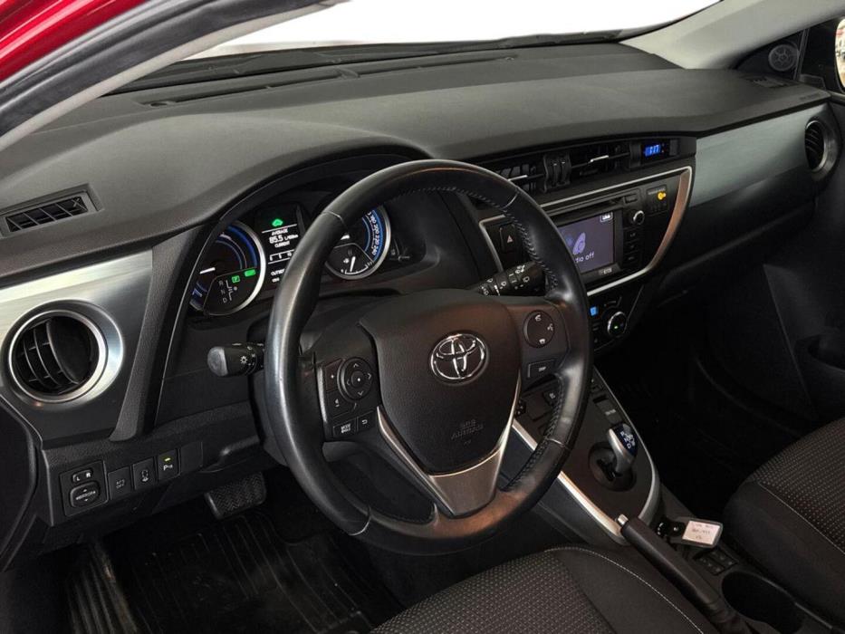 TOYOTA Auris 2014