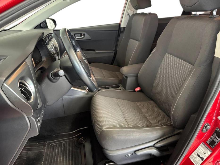 TOYOTA Auris 2014