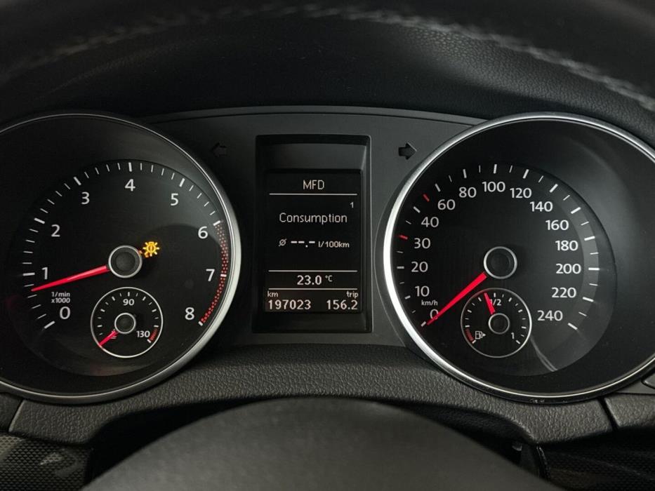 VOLKSWAGEN Golf 2012