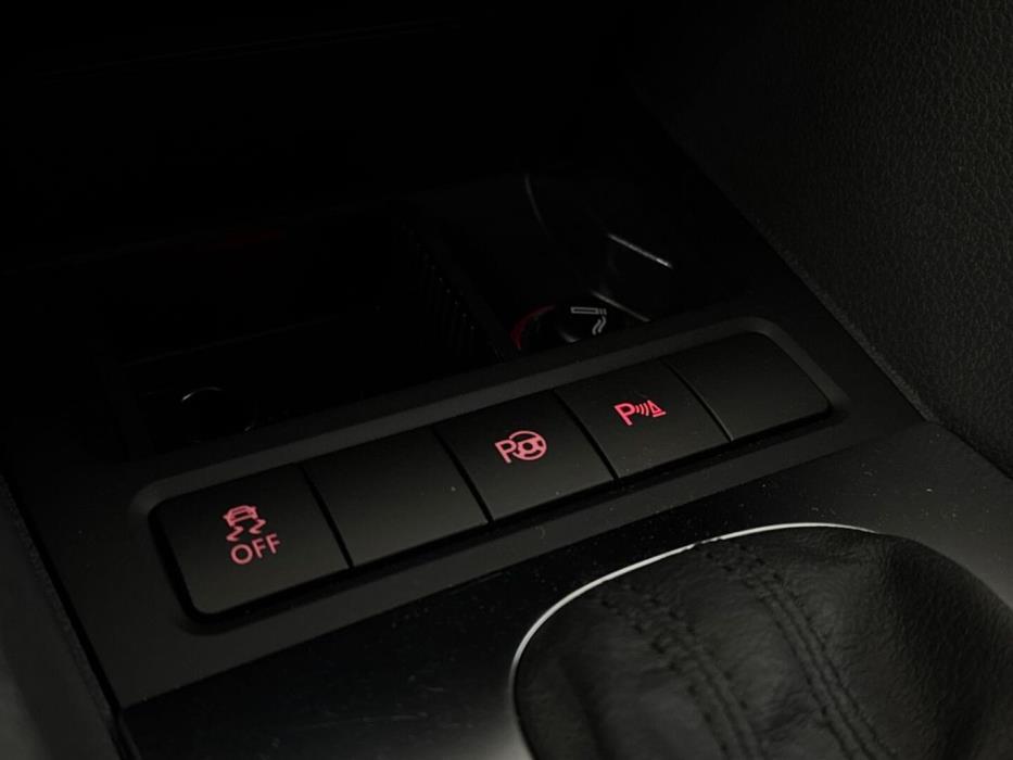 VOLKSWAGEN Golf 2012