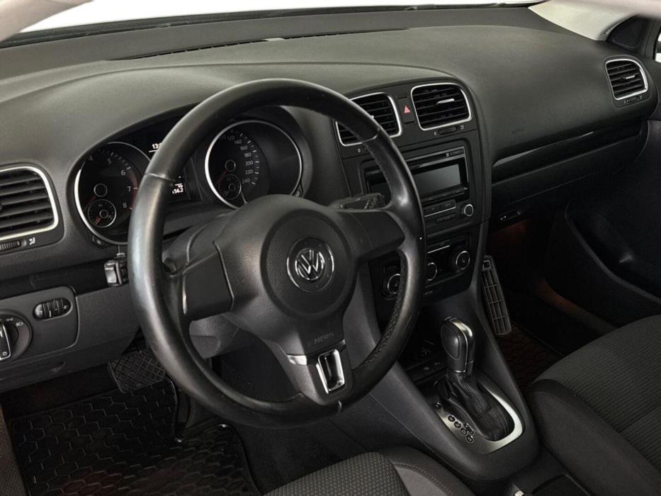 VOLKSWAGEN Golf 2012