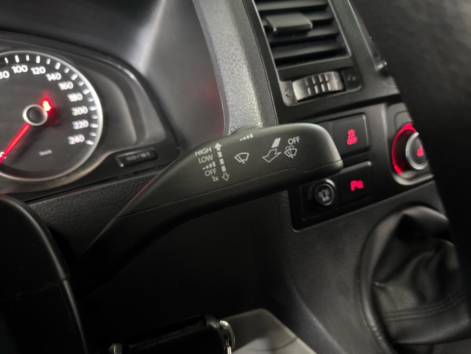 VOLKSWAGEN Transporter 2015