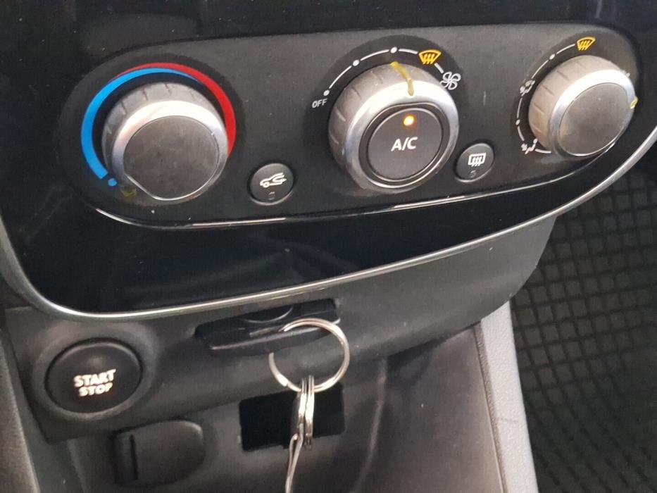 RENAULT Clio 2015