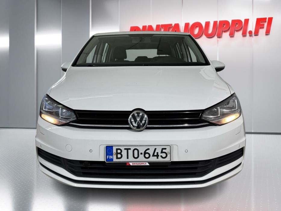 VOLKSWAGEN Touran 2016