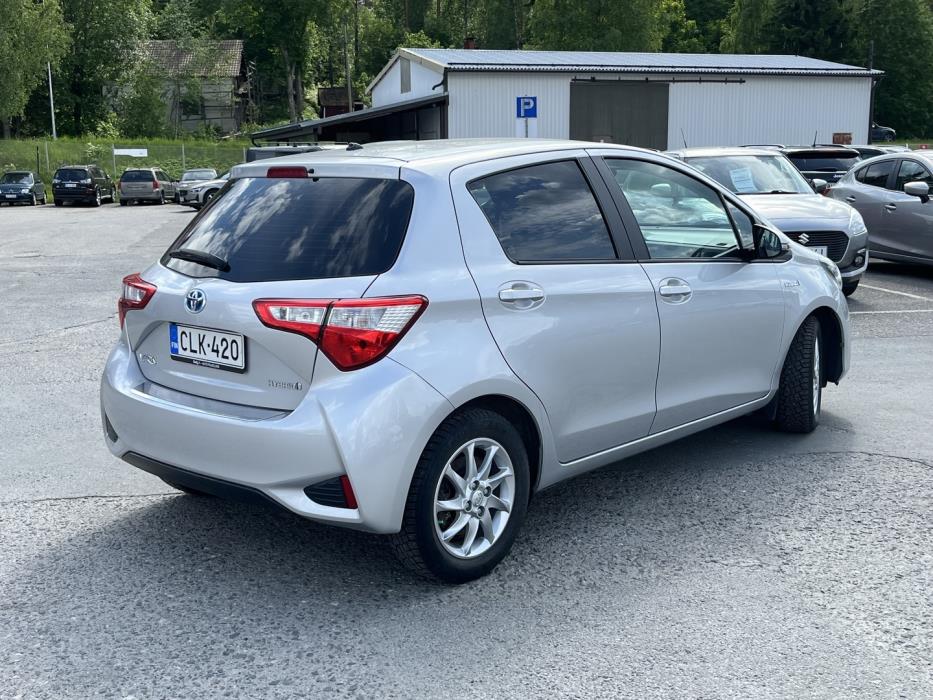 TOYOTA Yaris 2018
