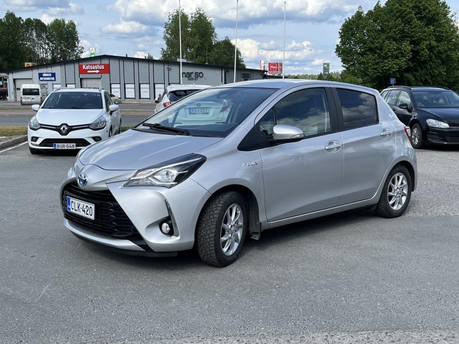 TOYOTA Yaris 2018