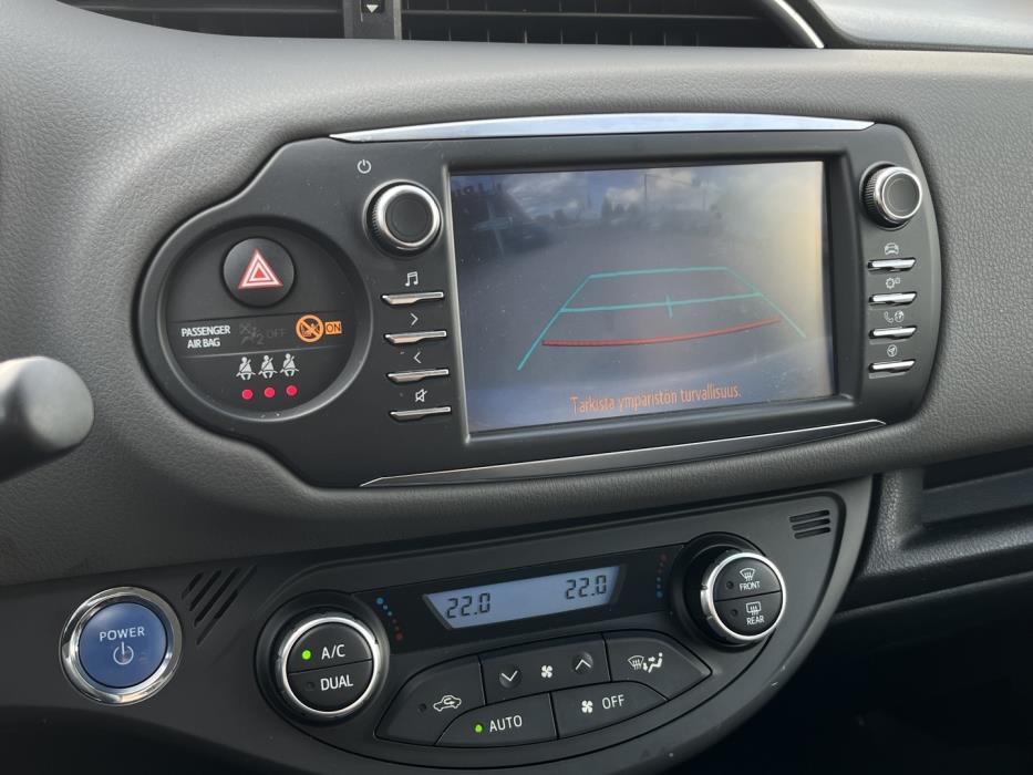 TOYOTA Yaris 2018