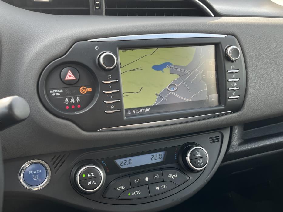 TOYOTA Yaris 2018