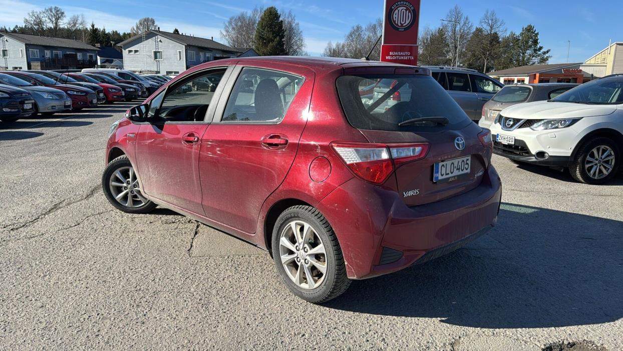 TOYOTA Yaris 2018