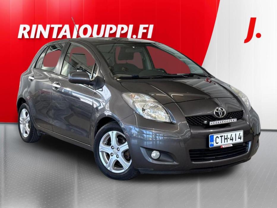 TOYOTA Yaris 2010