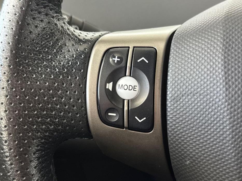 TOYOTA Yaris 2010