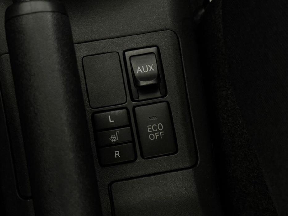 TOYOTA Yaris 2010