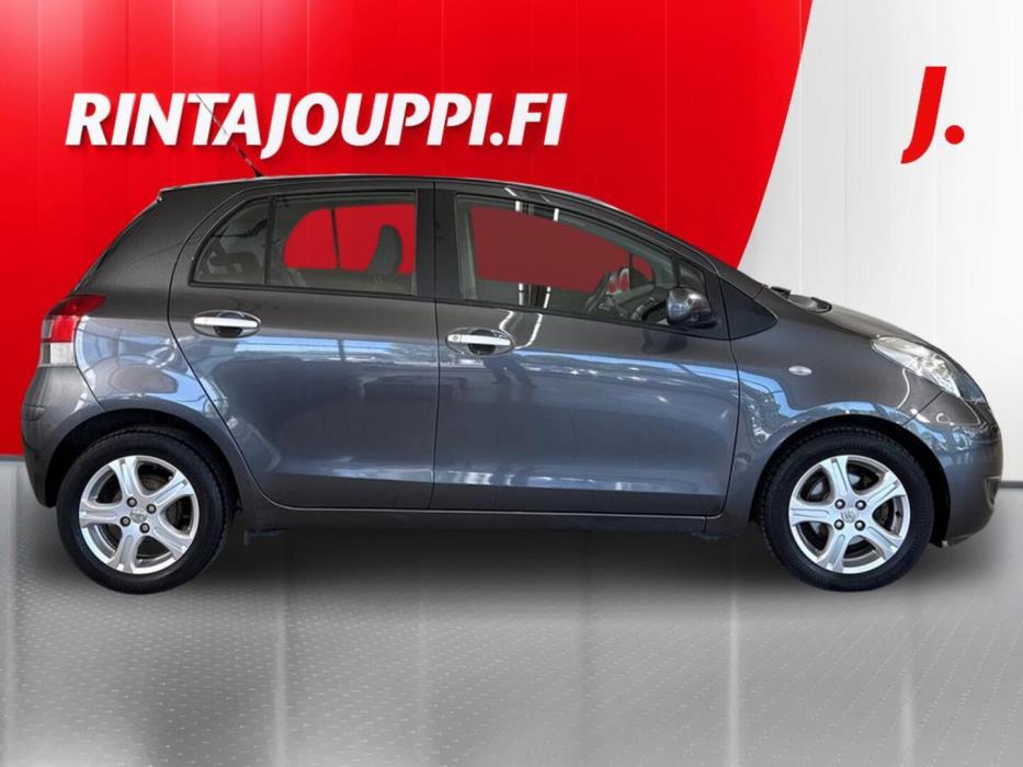 TOYOTA Yaris 2010