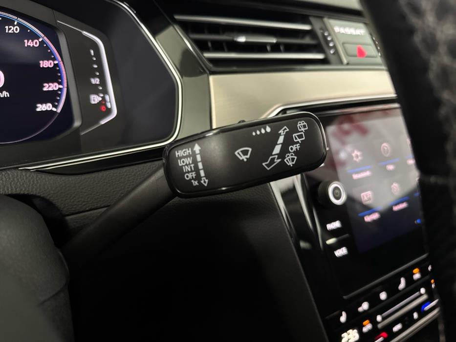 VOLKSWAGEN Passat 2021