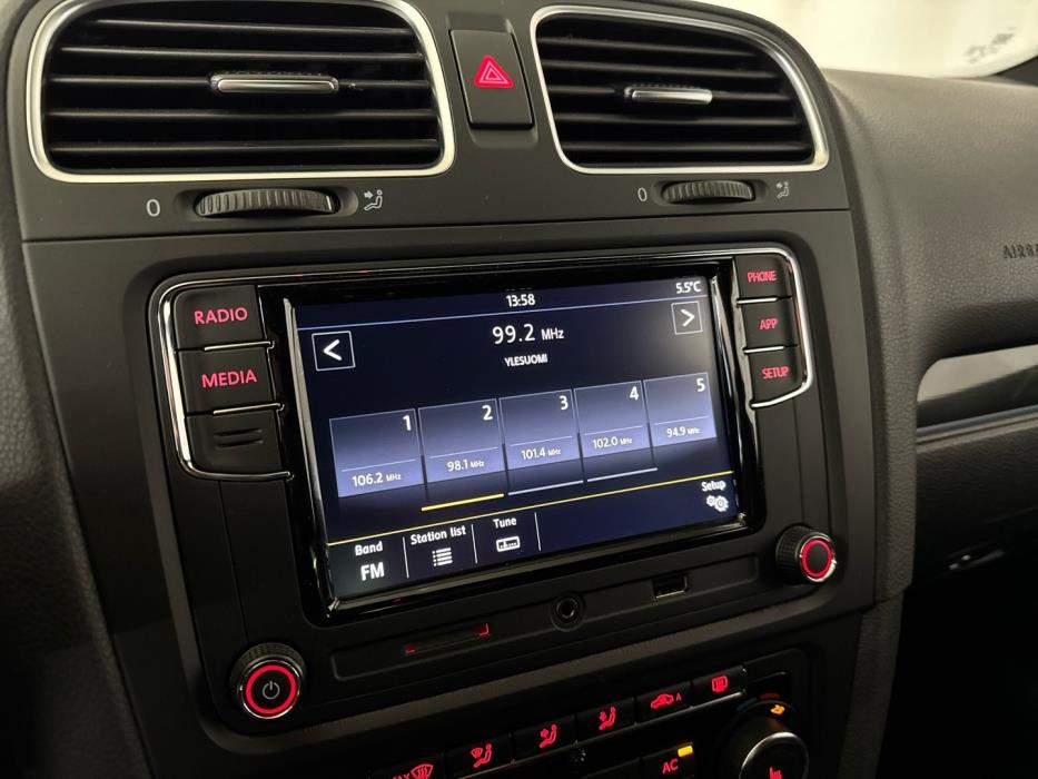 VOLKSWAGEN Golf 2011