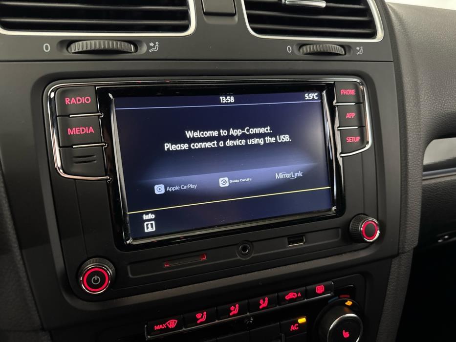 VOLKSWAGEN Golf 2011