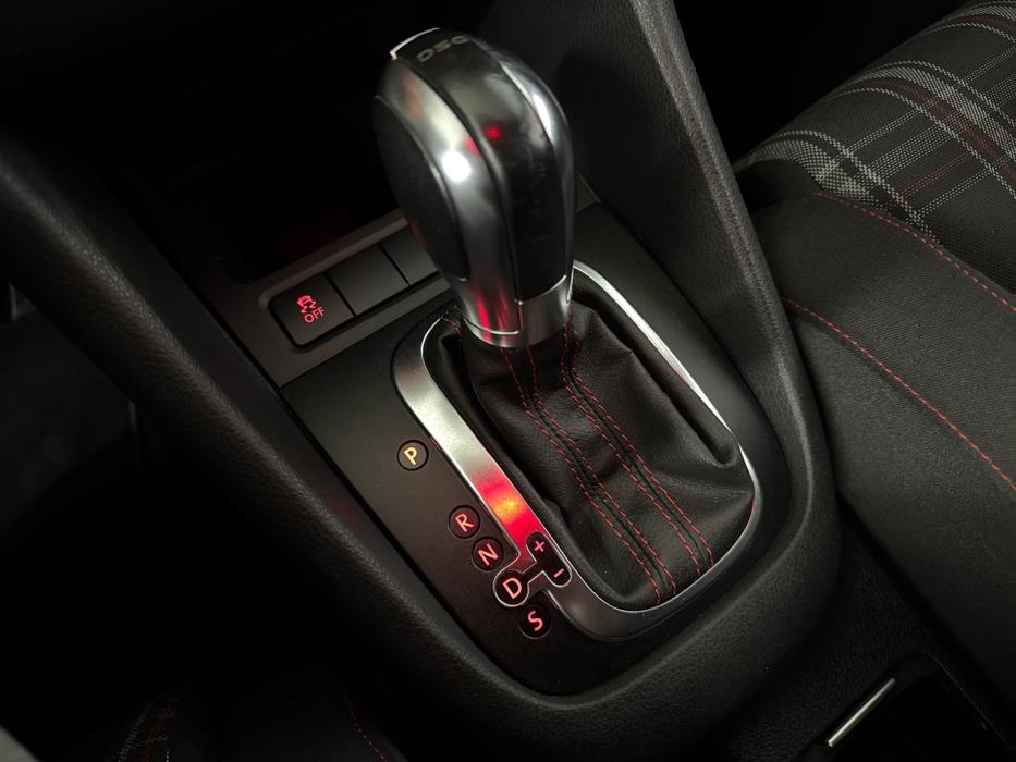 VOLKSWAGEN Golf 2011