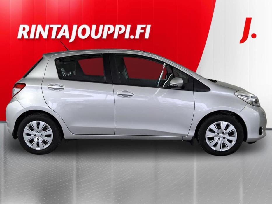 TOYOTA Yaris 2013