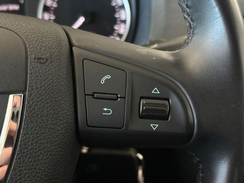 SKODA Octavia 2012