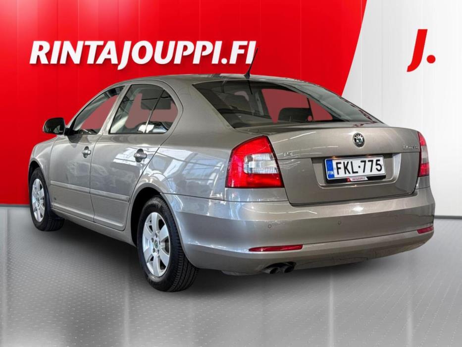 SKODA Octavia 2012