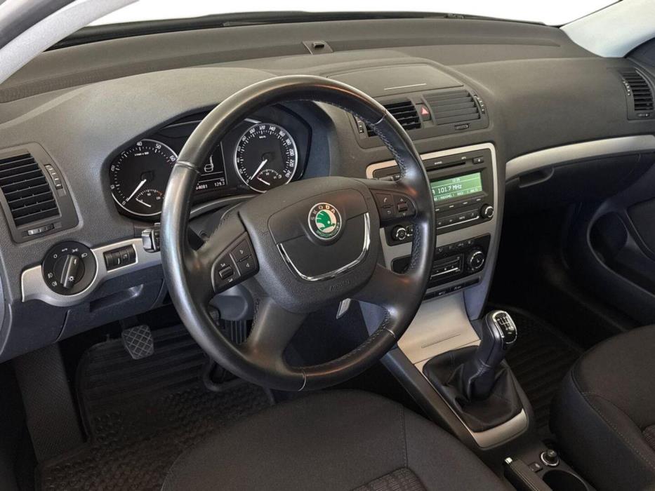 SKODA Octavia 2012