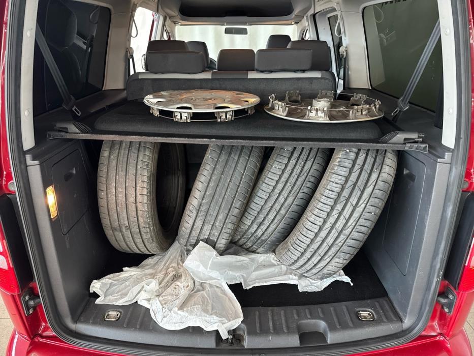 VOLKSWAGEN Caddy Maxi 2013