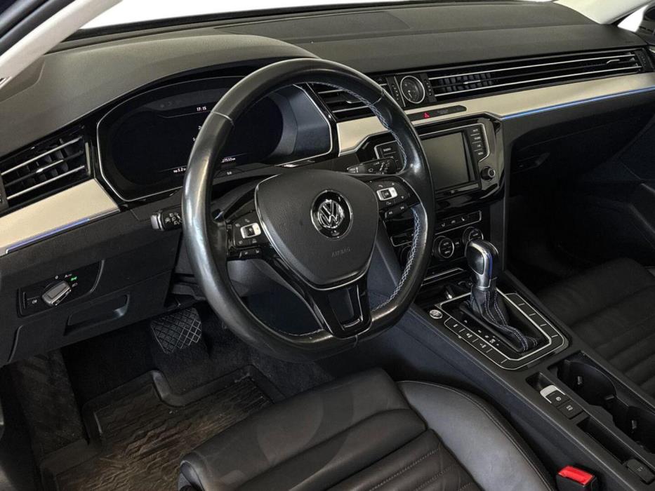VOLKSWAGEN Passat 2017