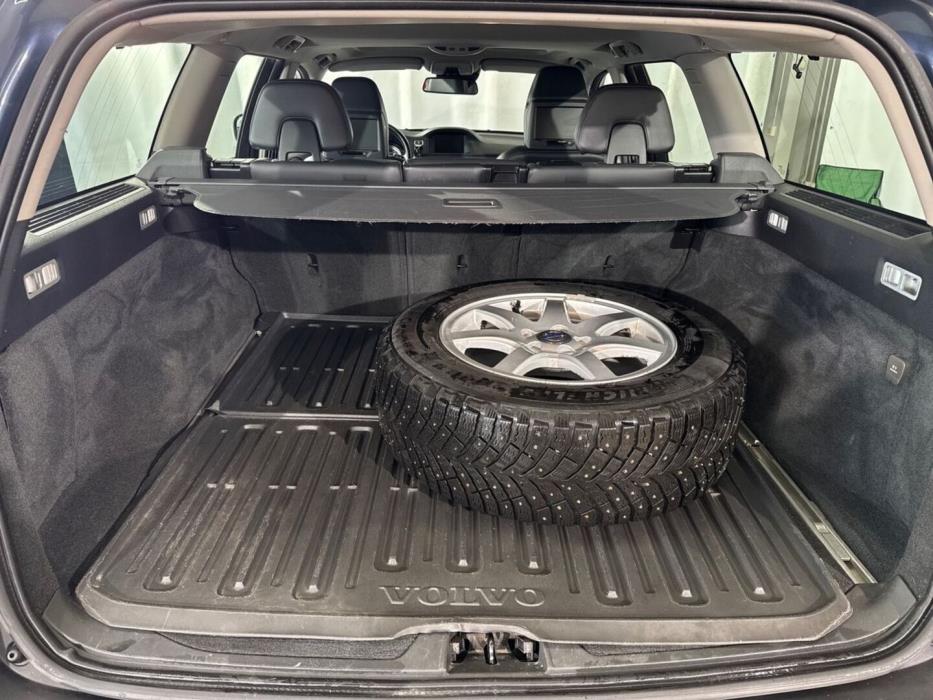 VOLVO XC70 2012