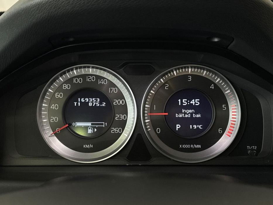VOLVO XC70 2012