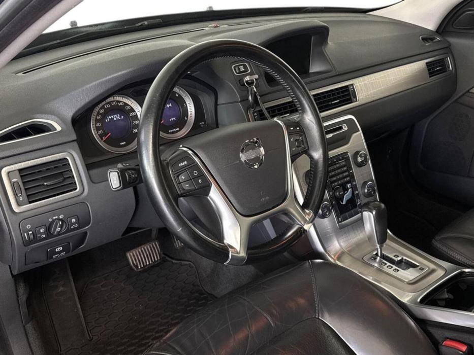 VOLVO XC70 2012