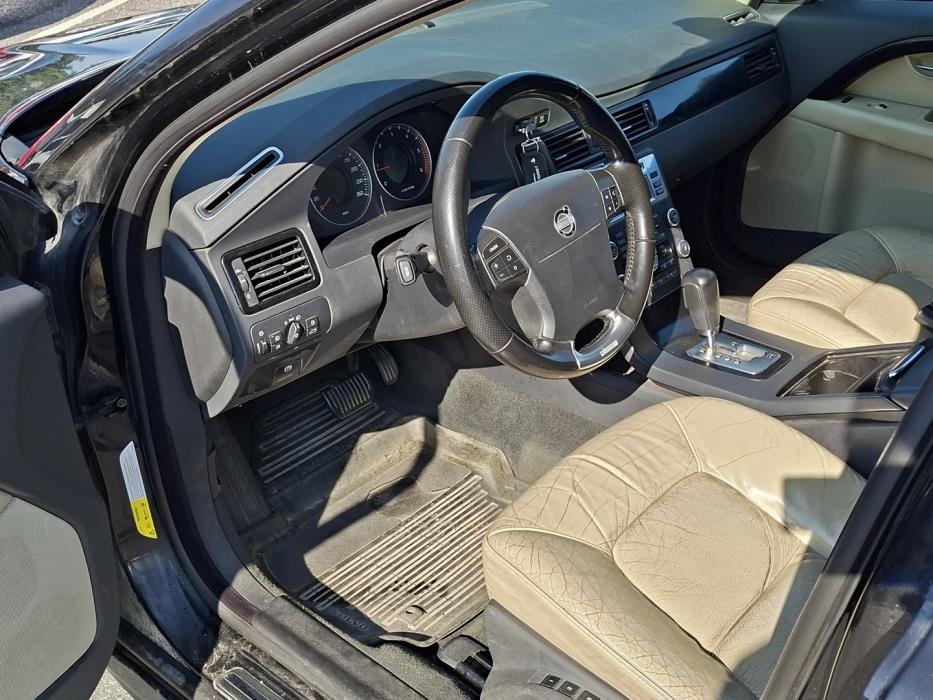 VOLVO V70 2008