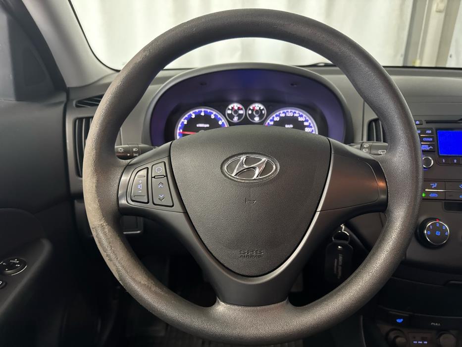 HYUNDAI i30 2012