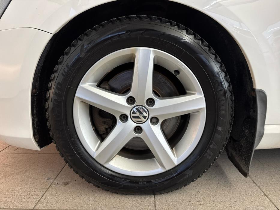 VOLKSWAGEN Passat 2013