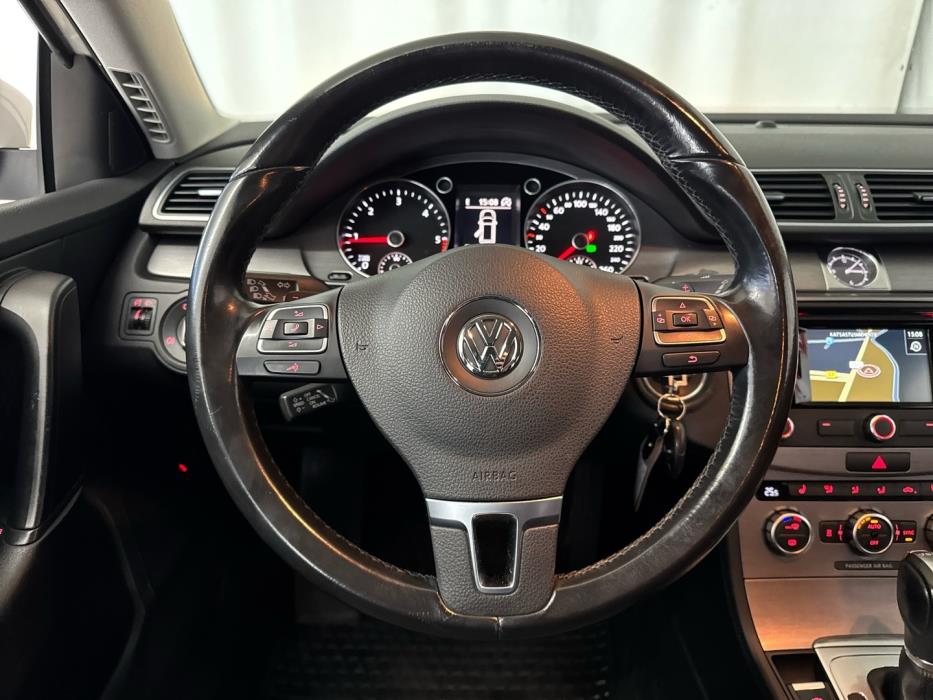 VOLKSWAGEN Passat 2013