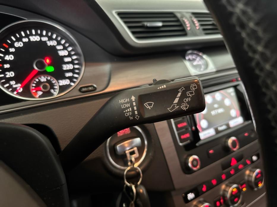 VOLKSWAGEN Passat 2013