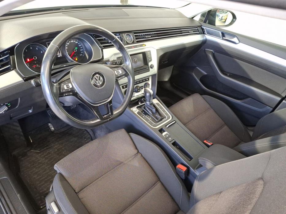 VOLKSWAGEN Passat 2017