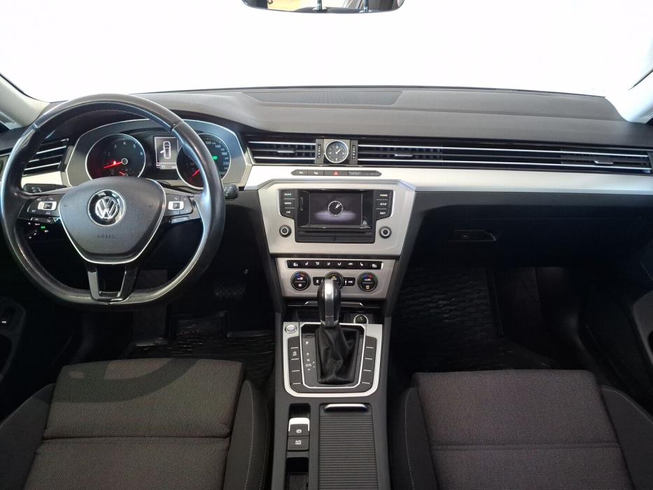 VOLKSWAGEN Passat 2017