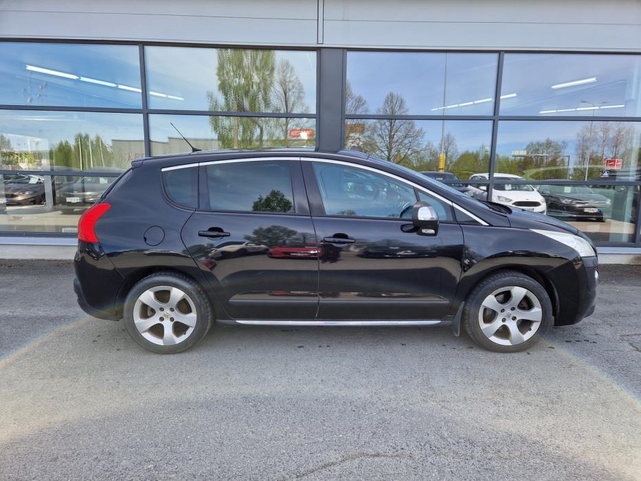 PEUGEOT 3008 2011