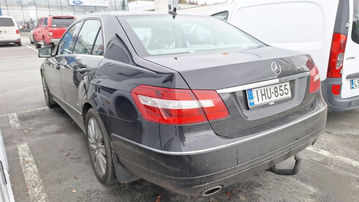MERCEDES-BENZ E 2009
