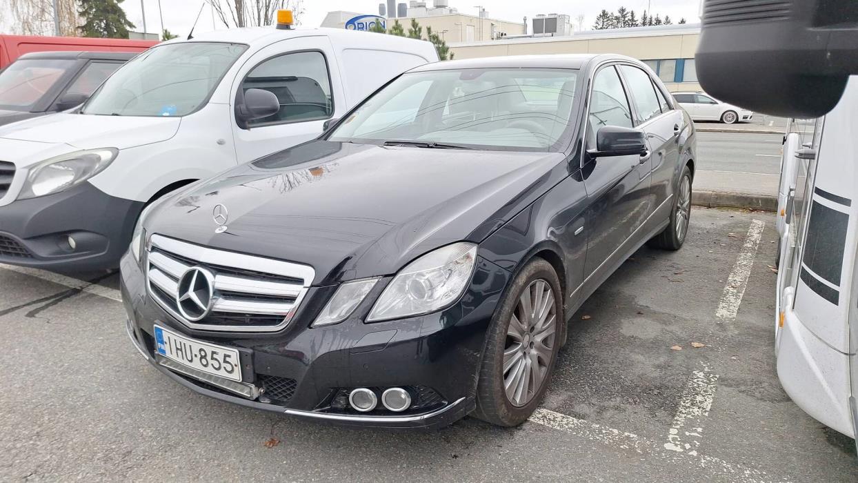 MERCEDES-BENZ E 2009