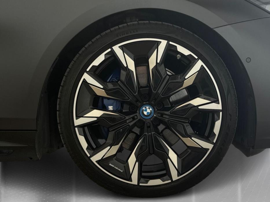 BMW i5 2023