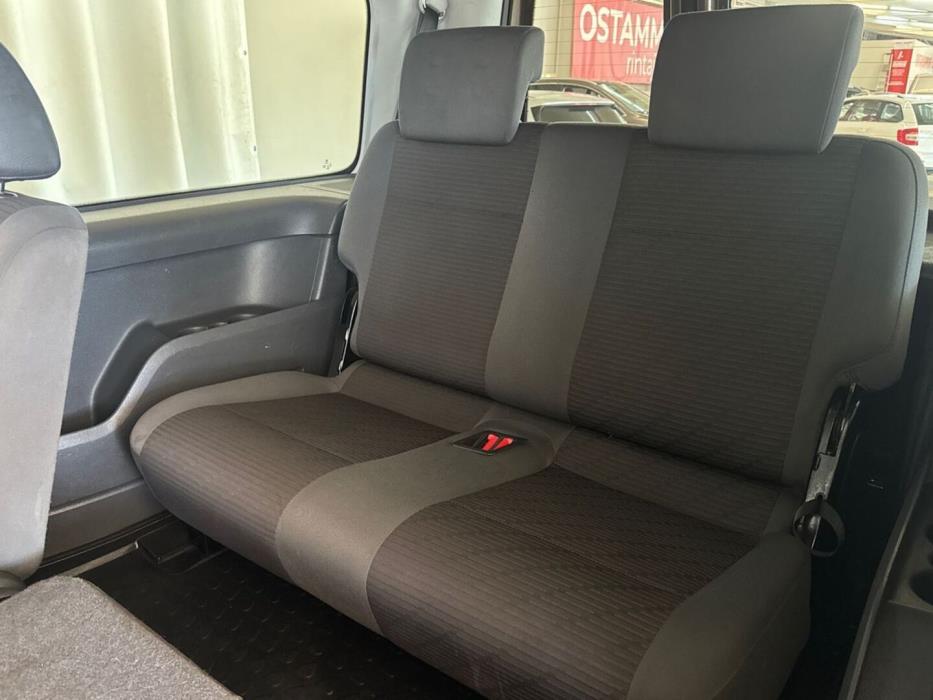 VOLKSWAGEN Caddy Maxi 2011