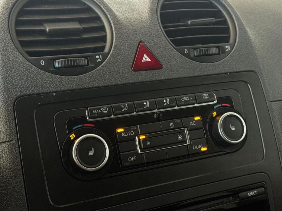 VOLKSWAGEN Caddy Maxi 2011