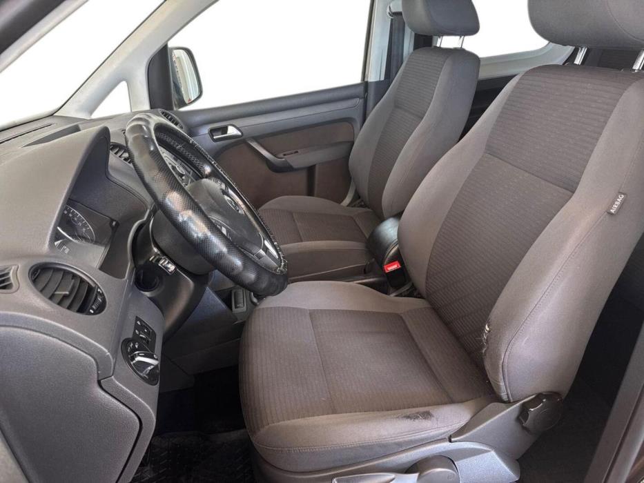 VOLKSWAGEN Caddy Maxi 2011