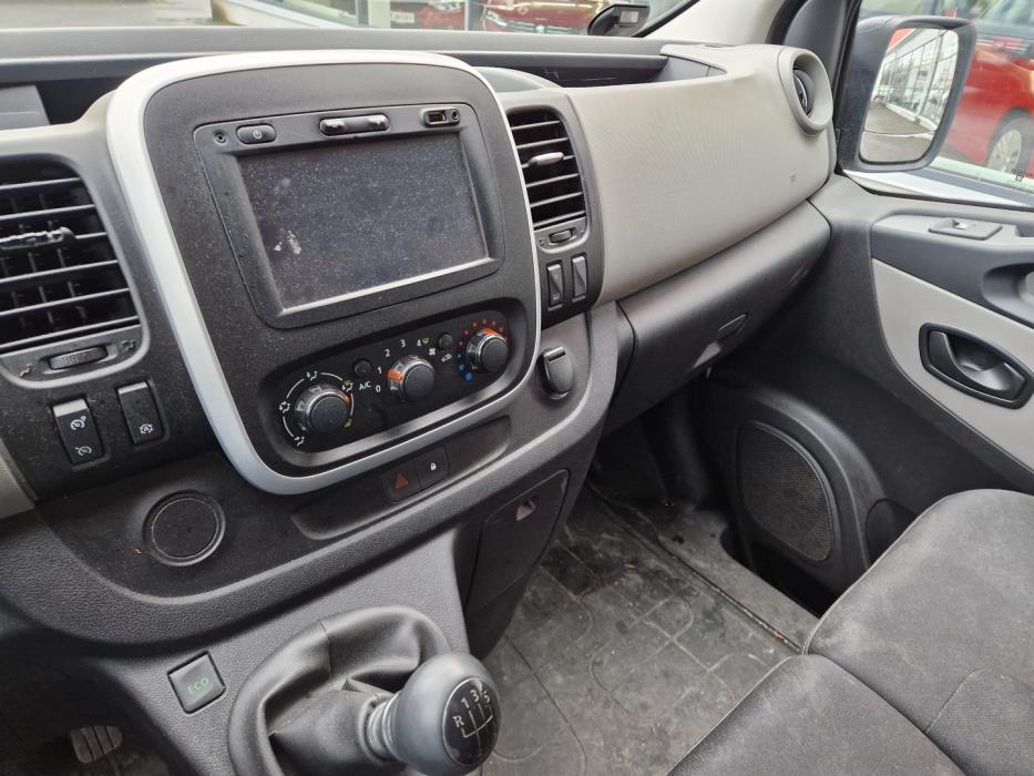 RENAULT Trafic 2015