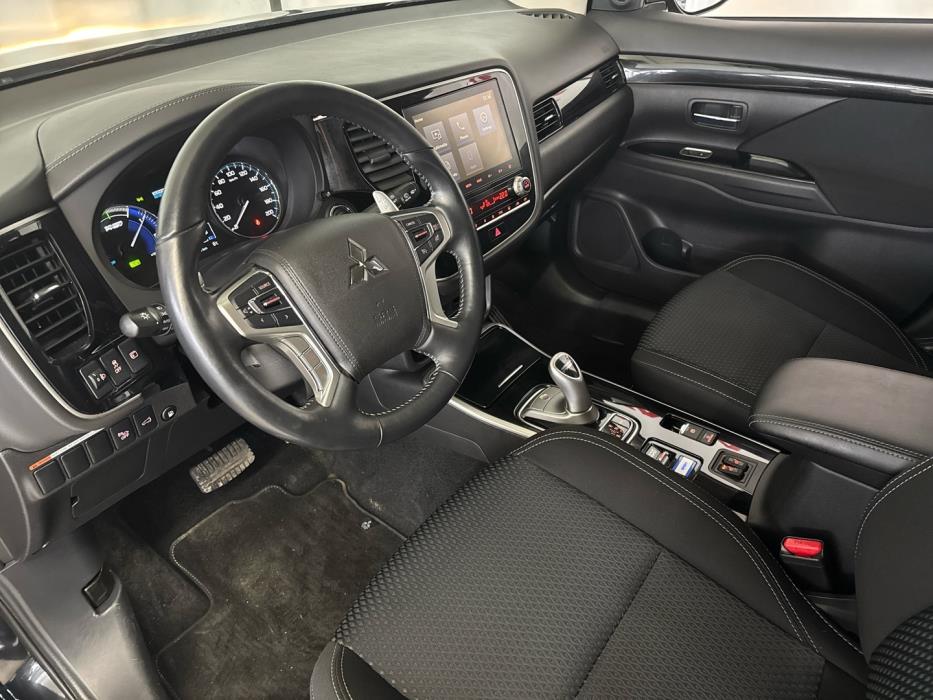 MITSUBISHI Outlander PHEV 2021