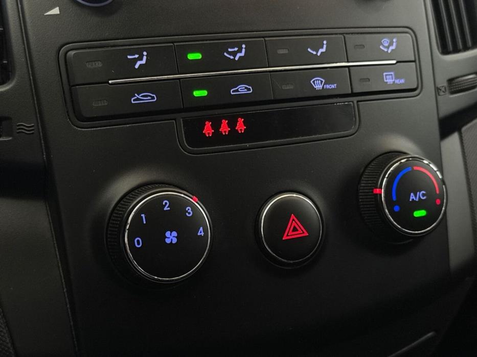 HYUNDAI i30 2010