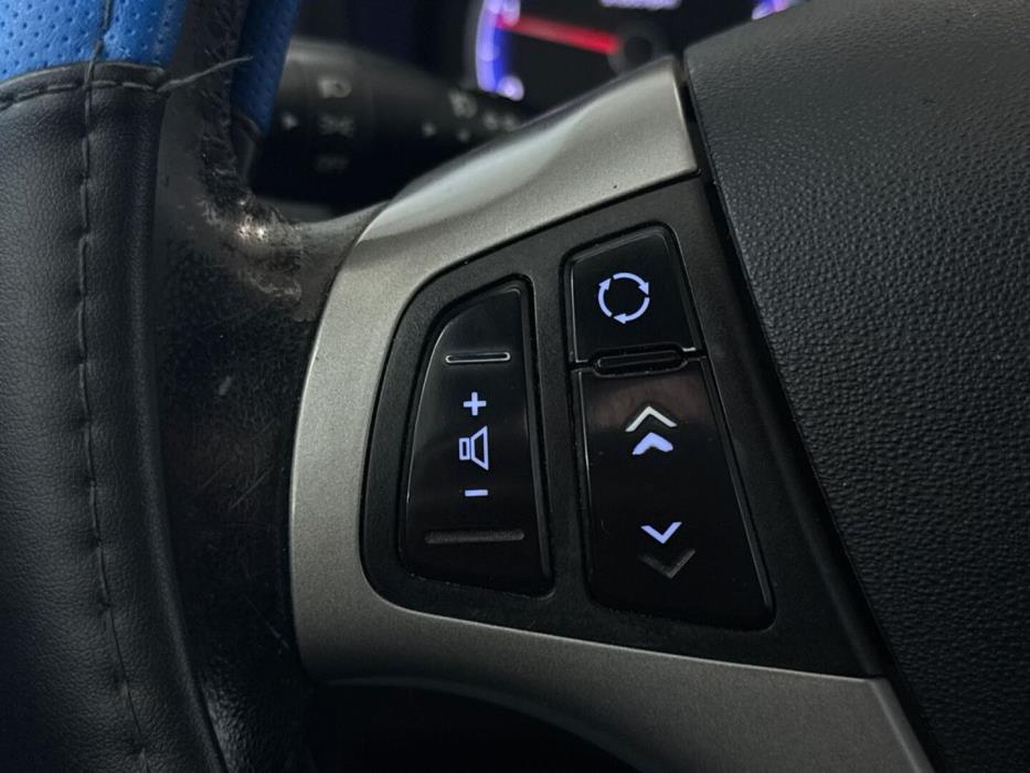 HYUNDAI i30 2010