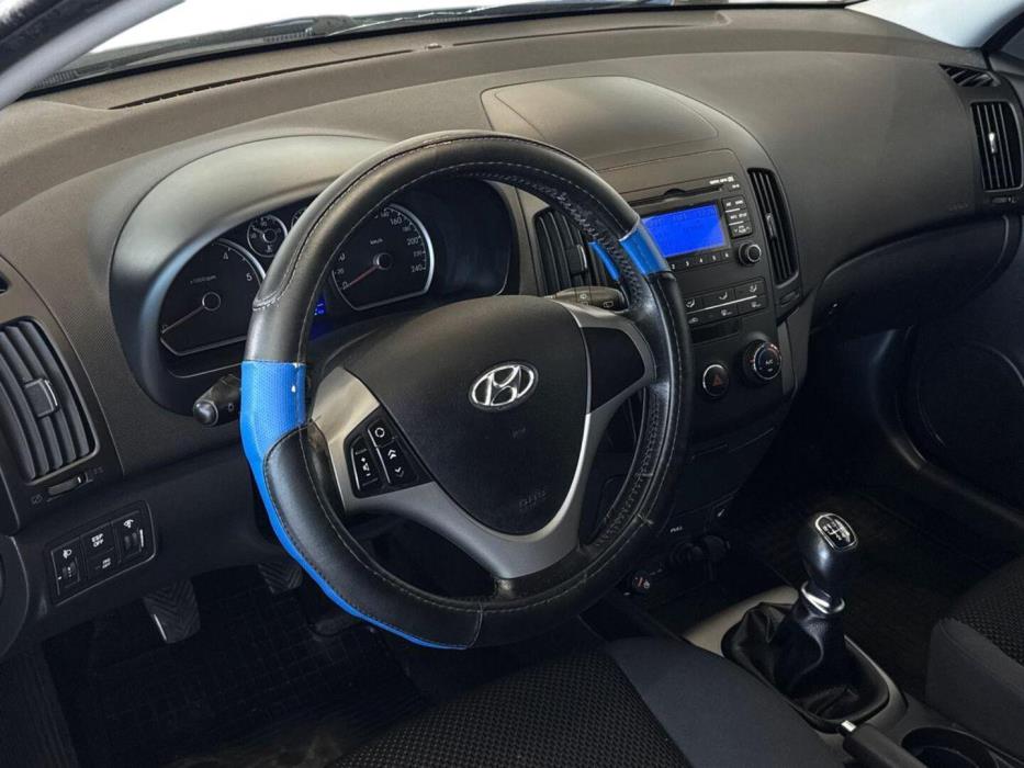 HYUNDAI i30 2010